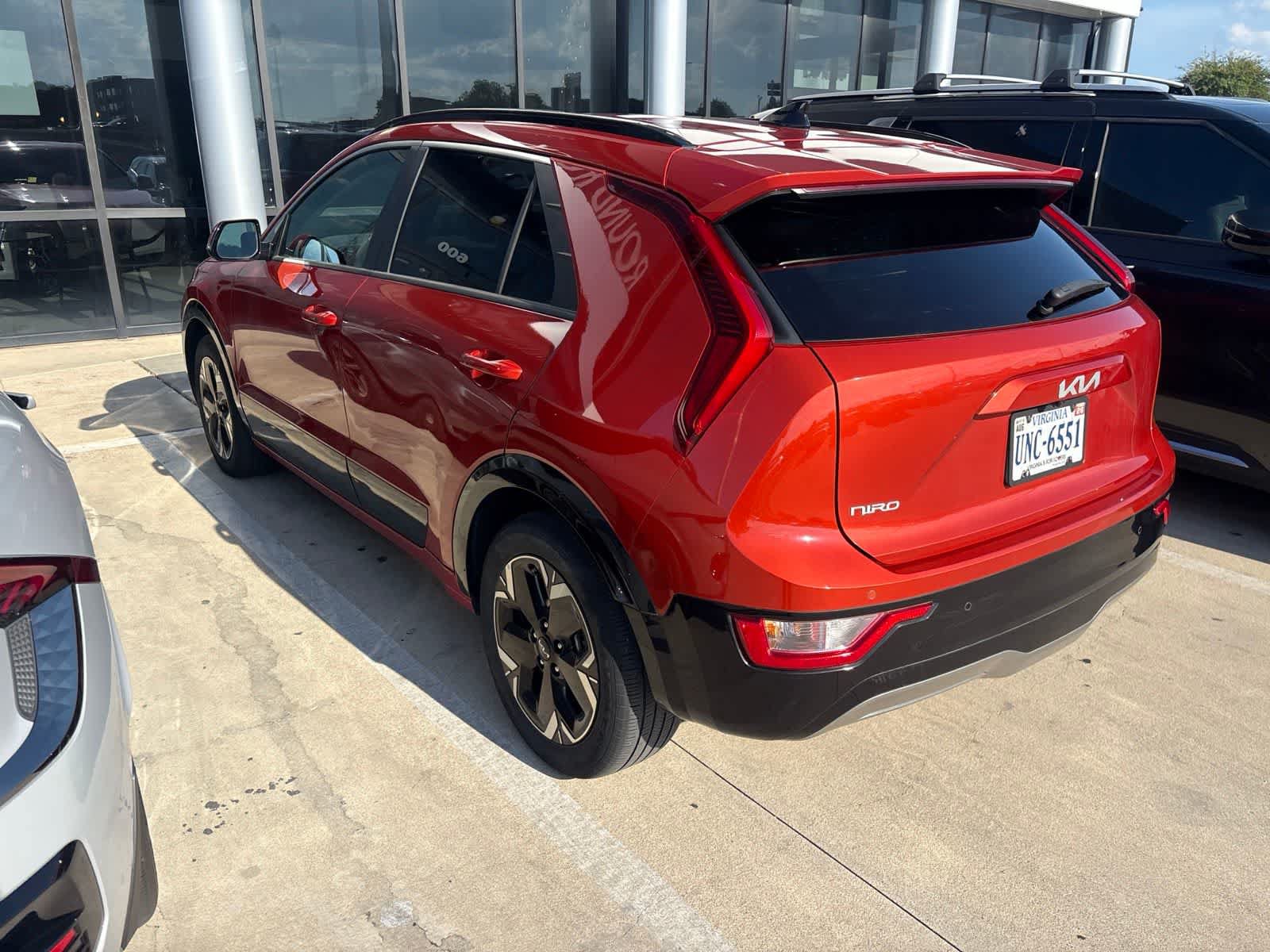 Certified 2023 Kia Niro Wind w/ Wind Preserve Package FWD image 13