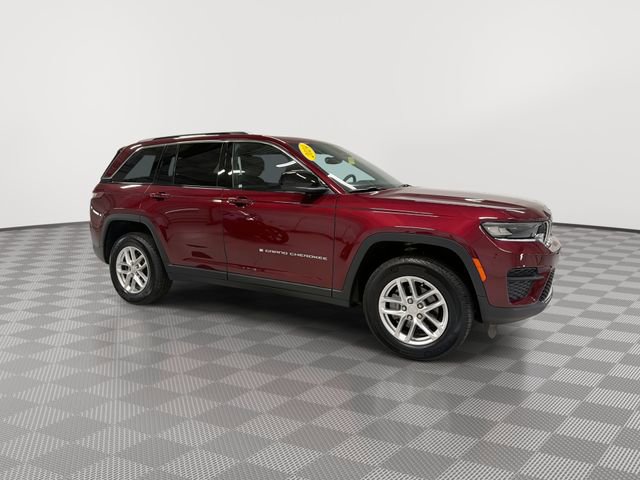 Used 2024 Jeep Grand Cherokee Laredo X image 13