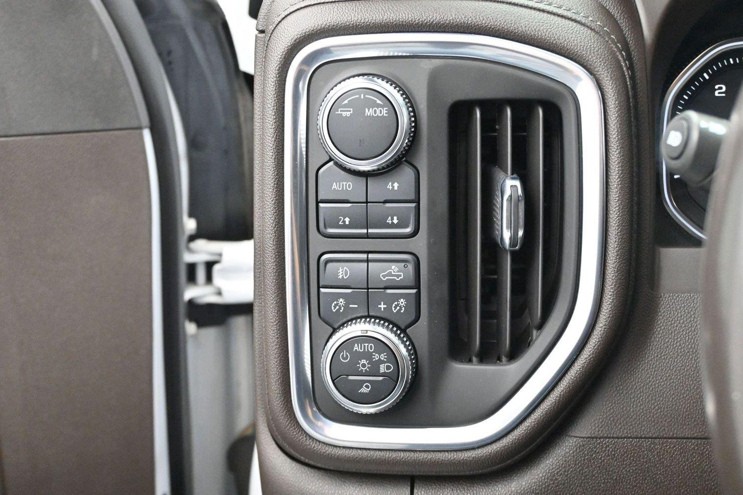 Used 2022 GMC Sierra 1500 Denali w/ Driver Alert Package II AWD/4WD image 31