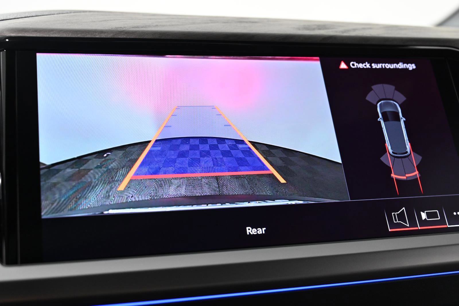 Used 2025 Audi Q4 e-tron Premium Plus w/ Premium Plus image 14