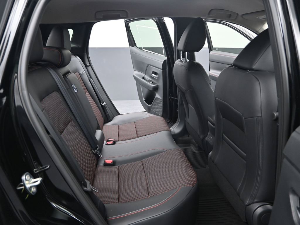 Certified 2026 Nissan Kicks SR w/ Cold Weather Package FWD image 15