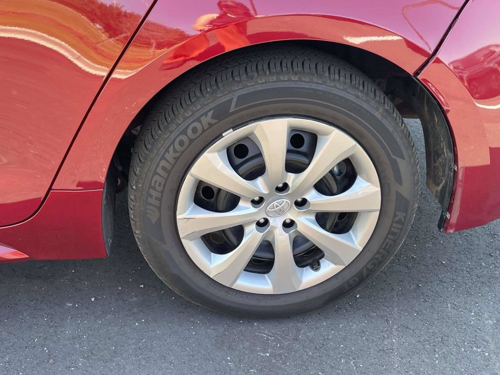 Used 2026 Toyota Corolla LE FWD image 27