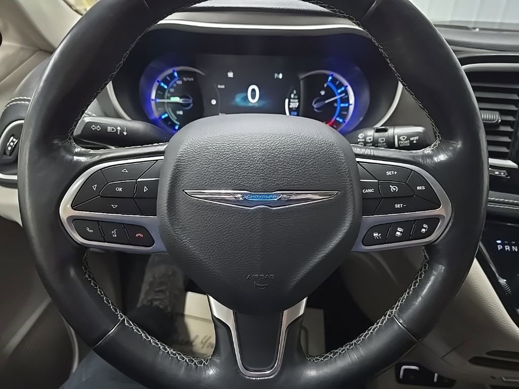 Used 2021 Chrysler Pacifica Touring-L image 18