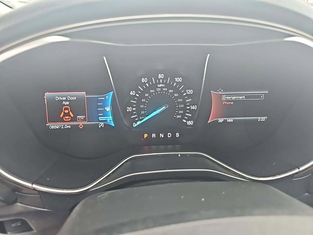 Used 2017 Ford Fusion SE w/ Fusion SE Technology Package image 9