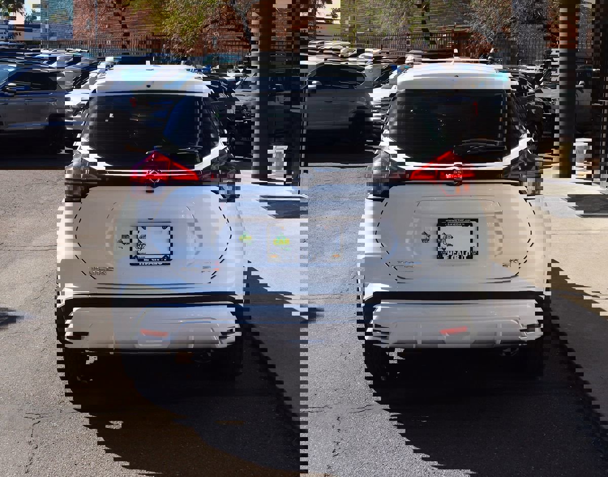 Used 2023 Nissan Kicks SR image 11