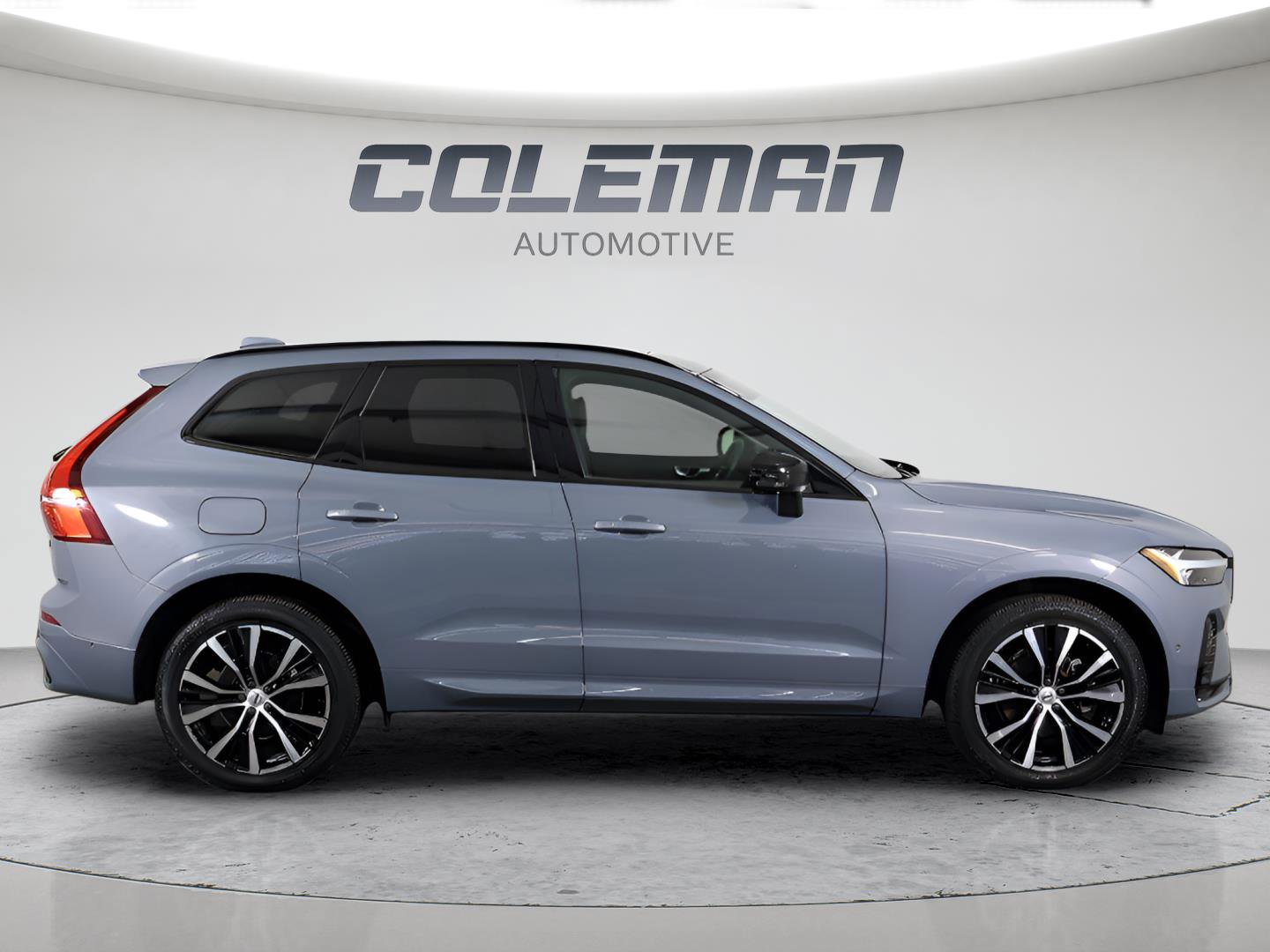 Used 2024 Volvo XC60 B5 Plus image 4