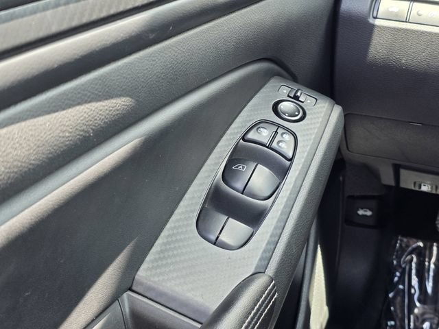 Used 2024 Nissan Altima 2.5 SV FWD image 16