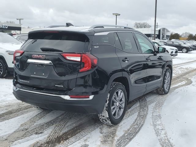 Used 2023 GMC Terrain SLT image 4