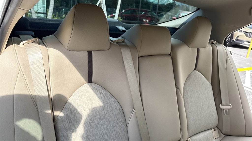 Used 2018 Toyota Camry LE image 48