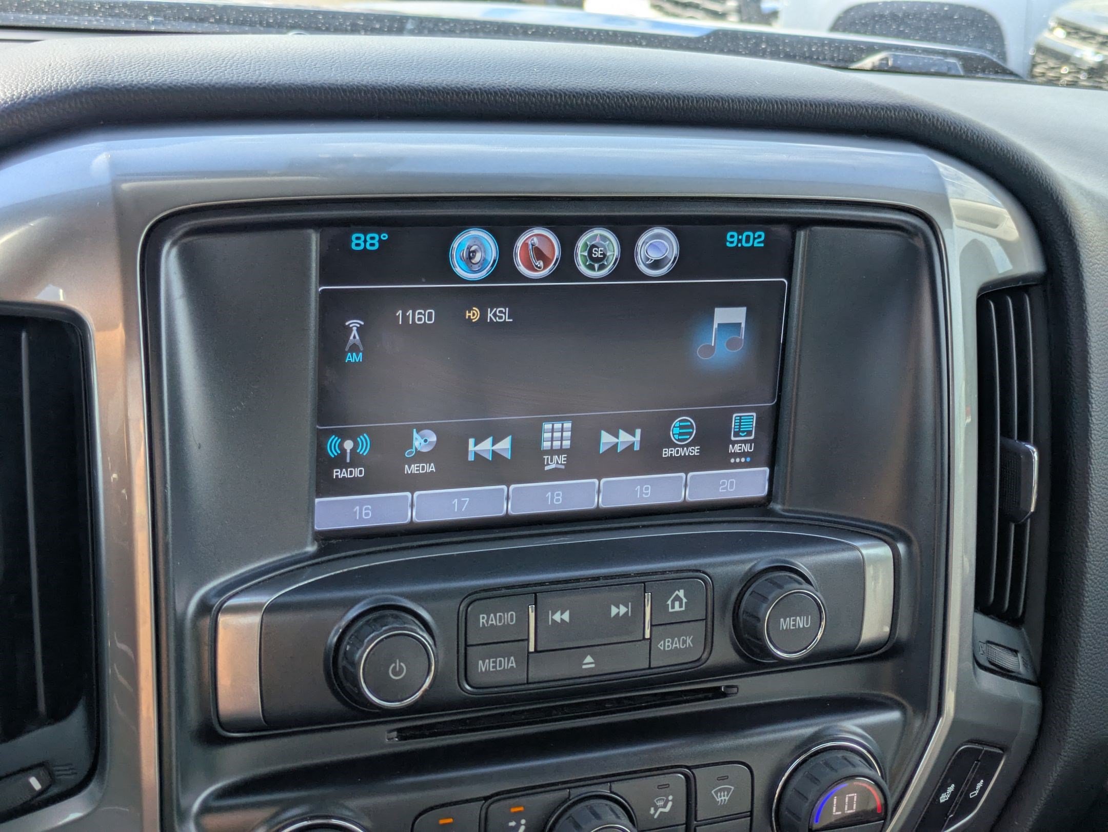 Used 2018 Chevrolet Silverado 1500 LT w/ LT Fleet Convenience Package AWD/4WD image 21