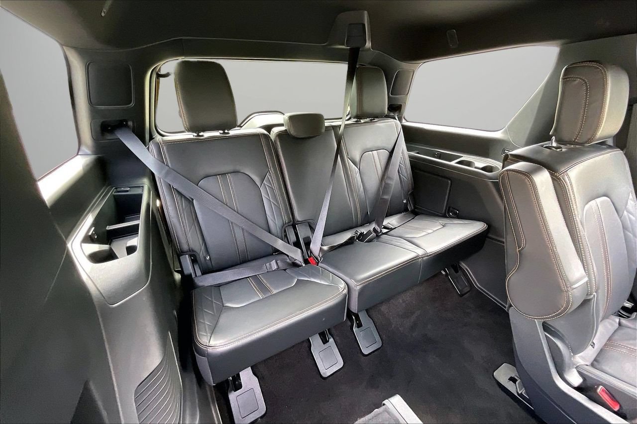 Used 2022 Ford Expedition Platinum AWD/4WD image 27
