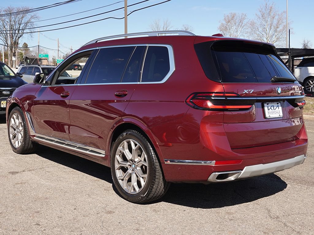 Used 2024 BMW X7 xDrive40i w/ Premium Package AWD/4WD image 13