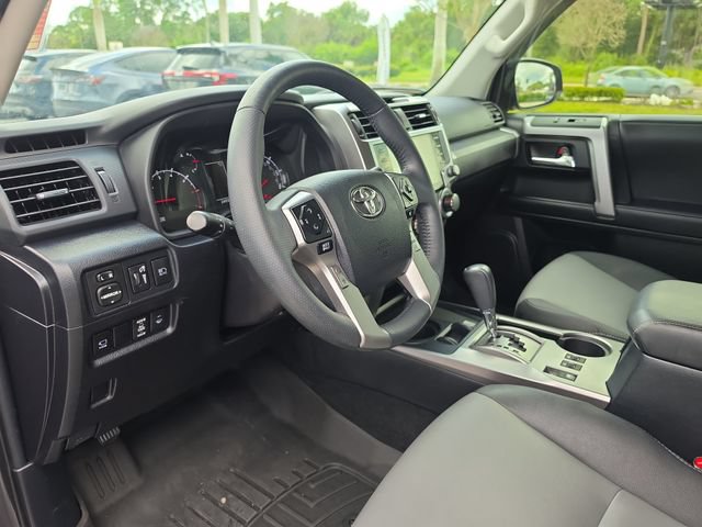 Used 2022 Toyota 4Runner SR5 Premium w/ Moonroof Package RWD image 14