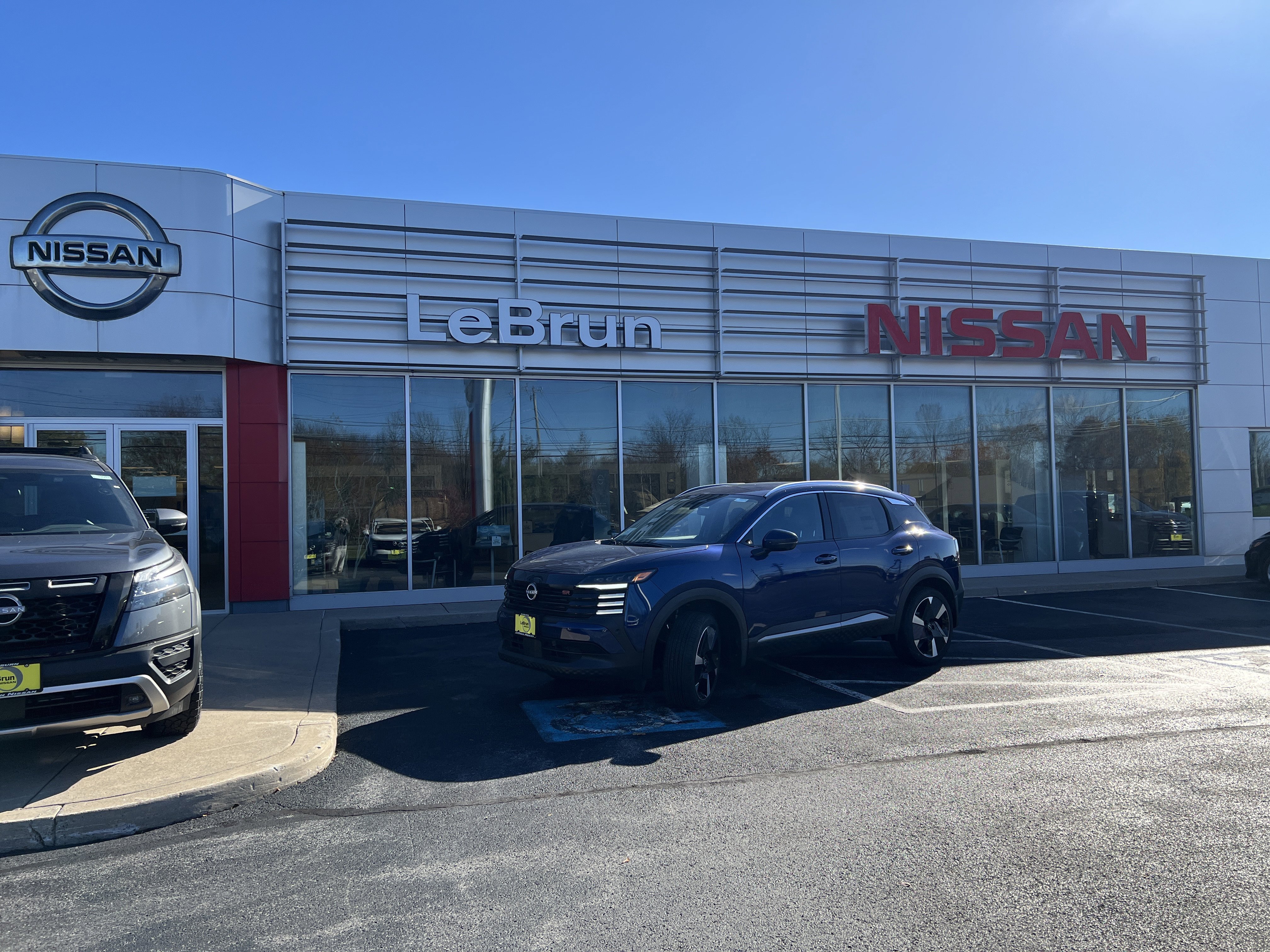 New 2025 Nissan Kicks SR