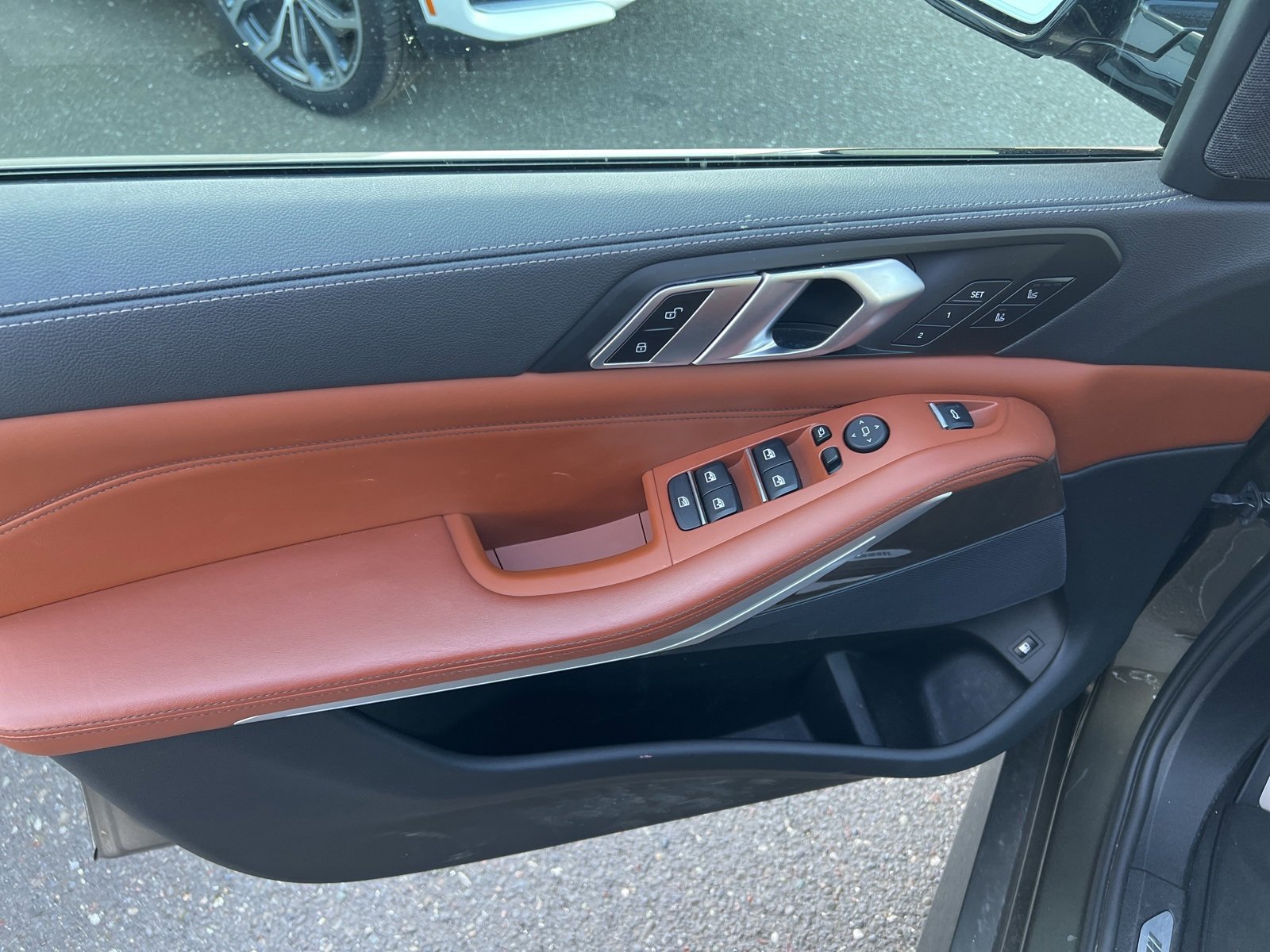 Used 2022 BMW X5 xDrive45e w/ M Sport Package image 8