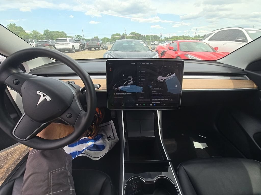 Used 2020 Tesla Model 3 Standard Range Plus RWD image 5