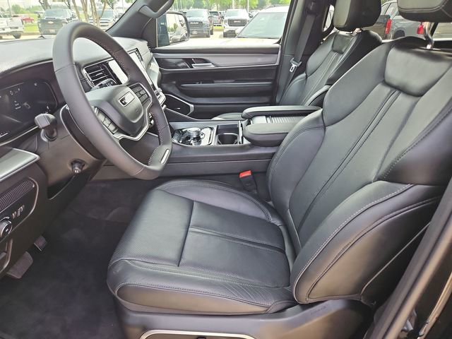 Used 2025 Jeep Wagoneer Series II w/ 8-Passenger Seating Package AWD/4WD image 19