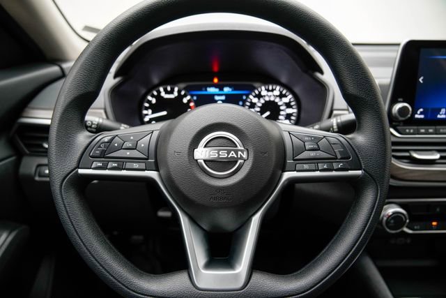 Used 2024 Nissan Altima 2.5 SV image 31