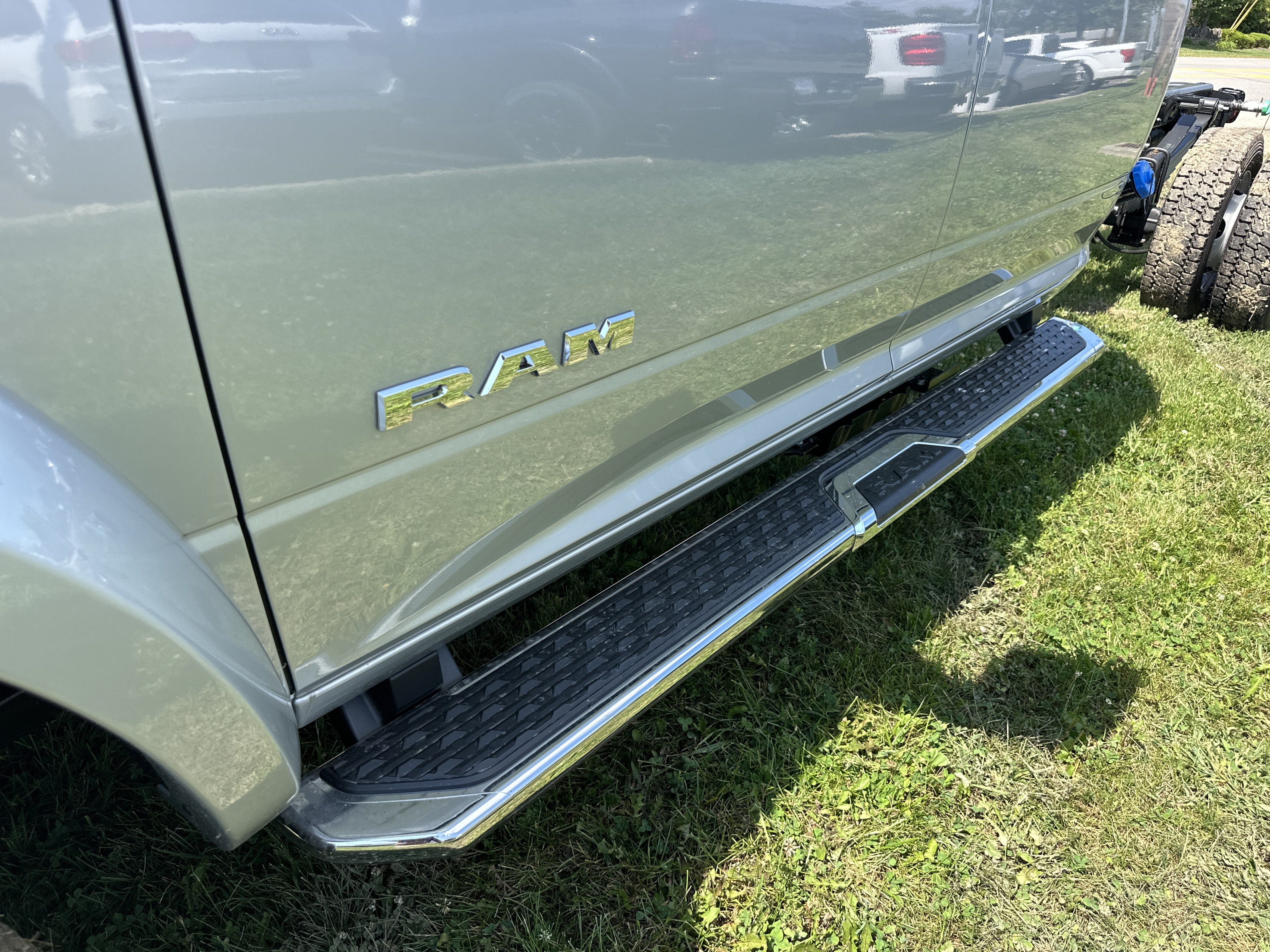 New 2027 RAM 5500 4x4 Crew Cab w/ Laramie Trim Package image 26