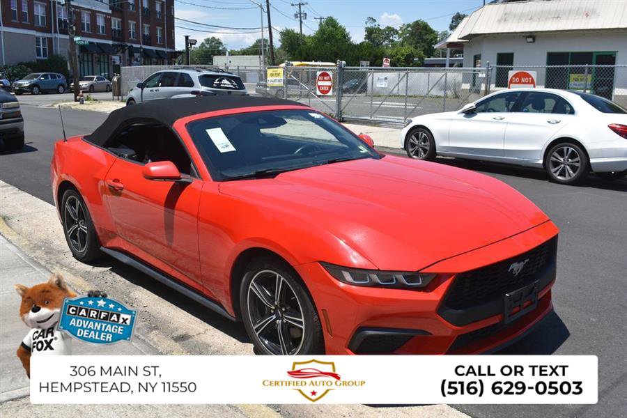 Used 2024 Ford Mustang Convertible RWD image 11