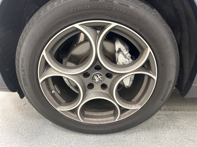 Used 2023 Alfa Romeo Stelvio Ti w/ Active Assist Plus Package image 32