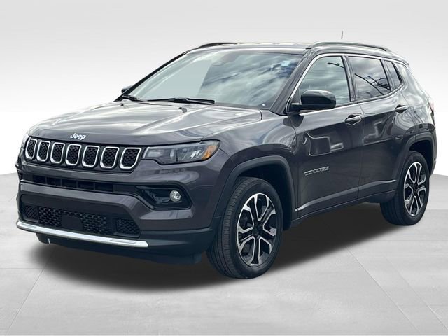 Used 2023 Jeep Compass Limited image 3