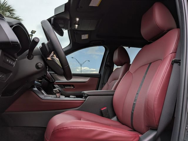 Certified 2025 MAZDA CX-70 3.3 Turbo S w/ Premium Package AWD/4WD image 13