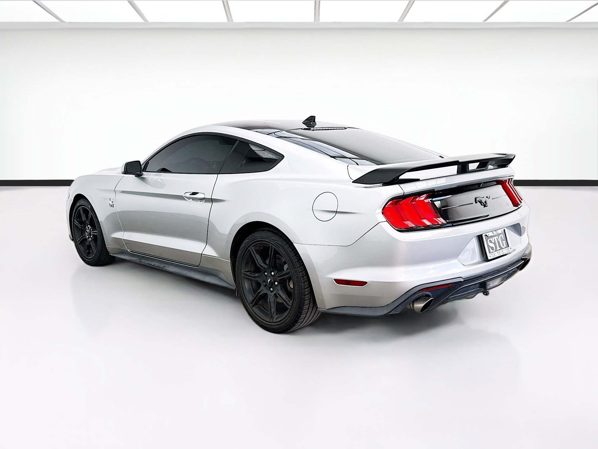 Used 2020 Ford Mustang Coupe w/ Black Accent Package RWD image 6