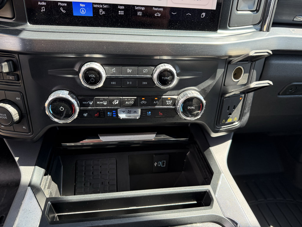 Used 2024 Ford F350 Lariat w/ Lariat Ultimate Package AWD/4WD image 25