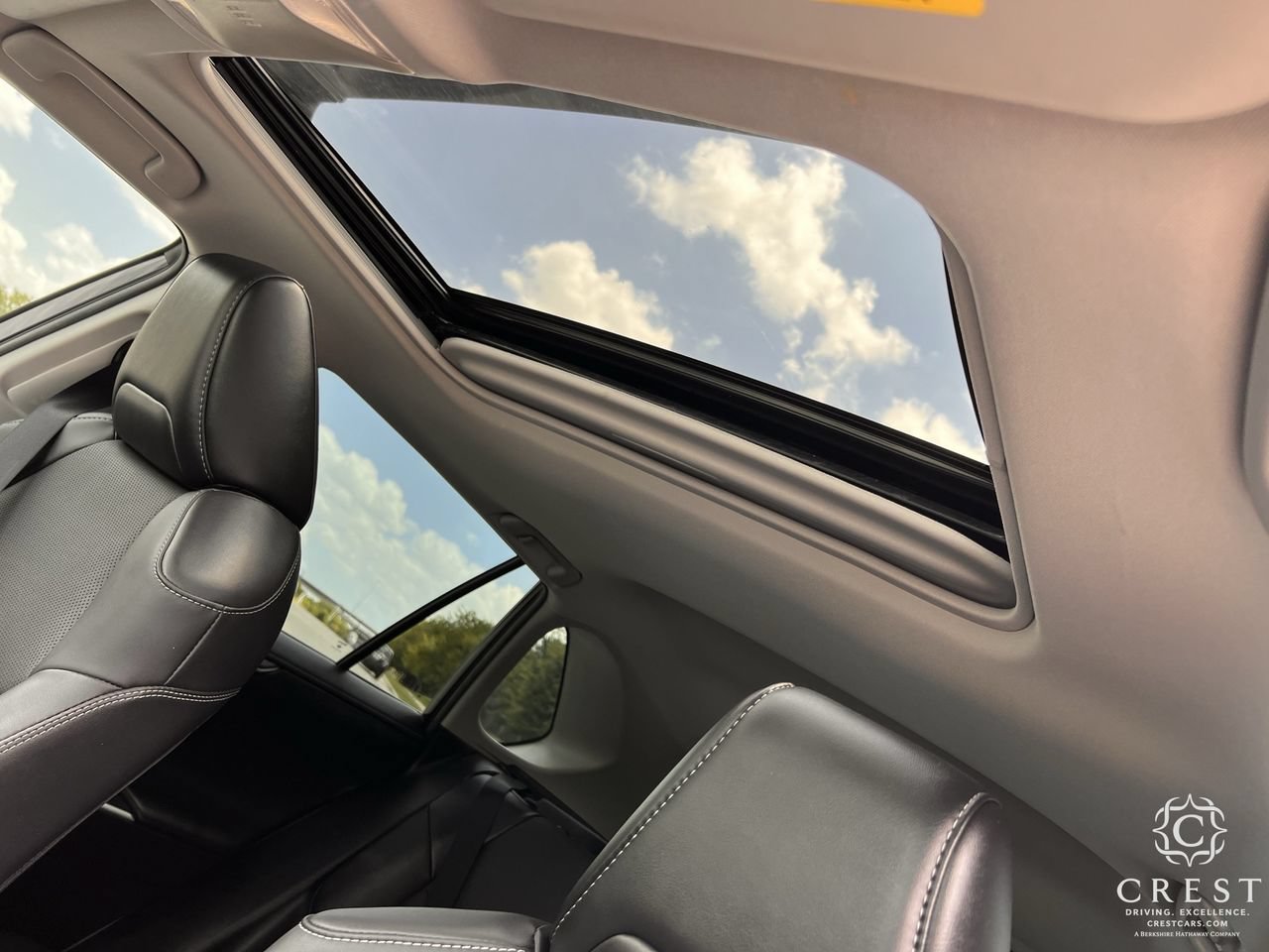 Used 2022 Toyota RAV4 Limited FWD image 22