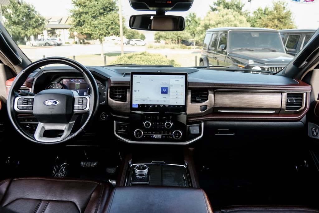 Used 2024 Ford Expedition Max Limited RWD image 12