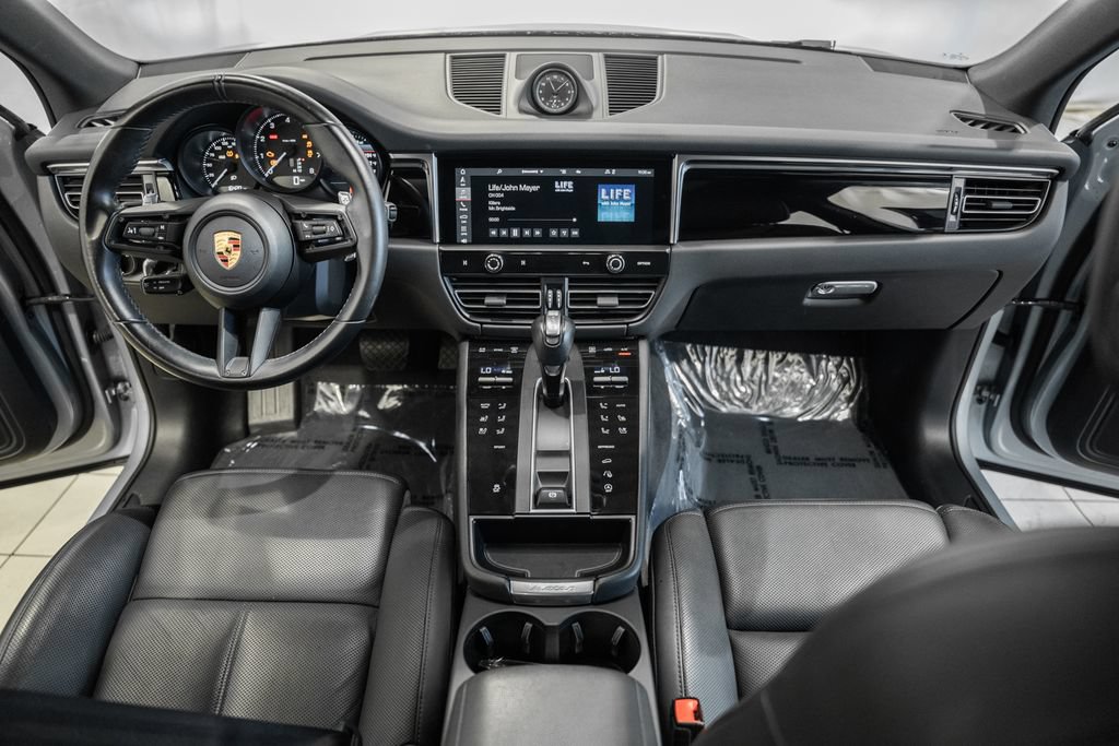Used 2022 Porsche Macan AWD/4WD image 18