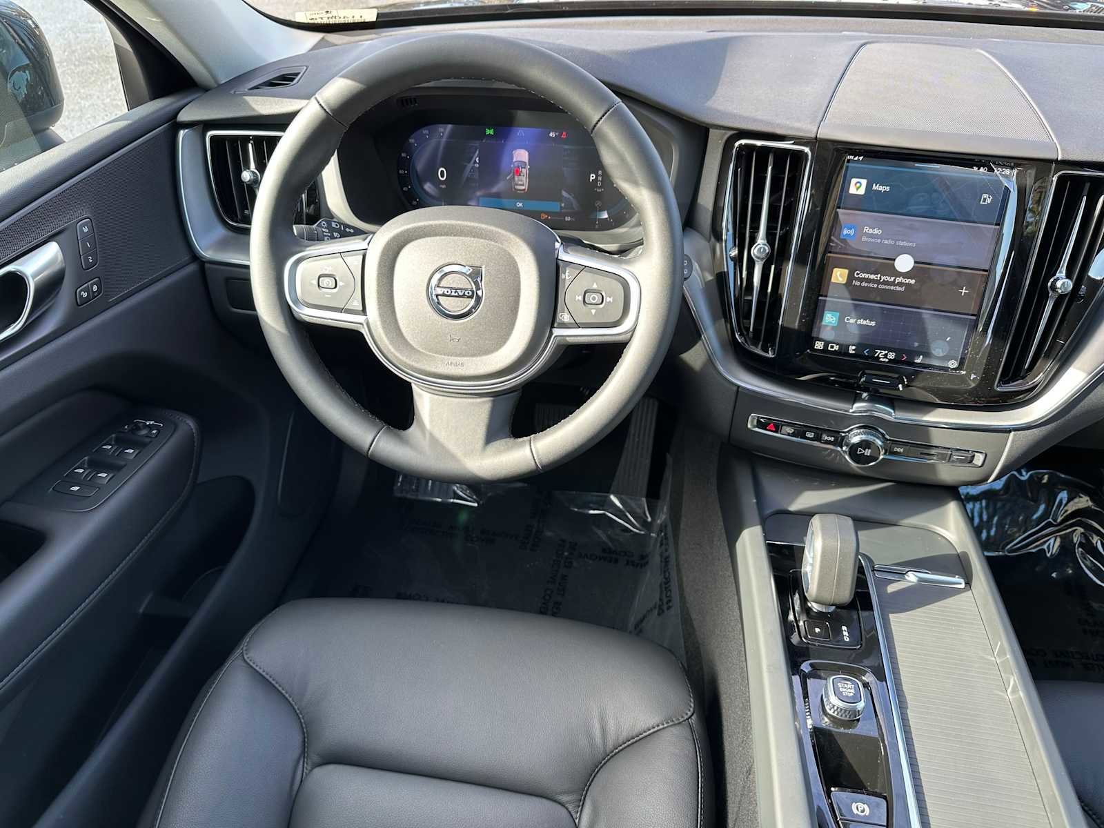 Used 2025 Volvo XC60 B5 Core w/ Protection Package Premier image 17