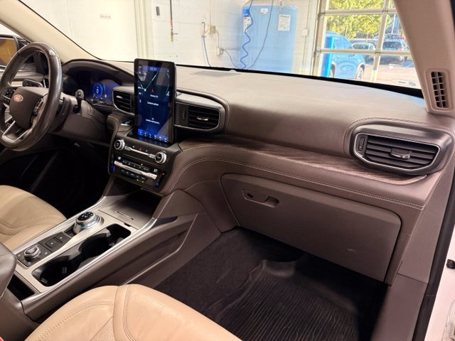 Used 2020 Ford Explorer Platinum w/ Premium Technology Package AWD/4WD image 28