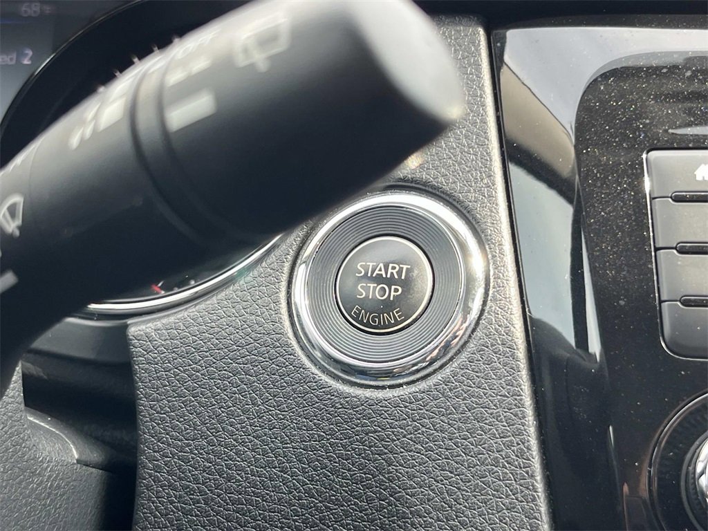 Used 2018 Nissan Rogue SV image 23