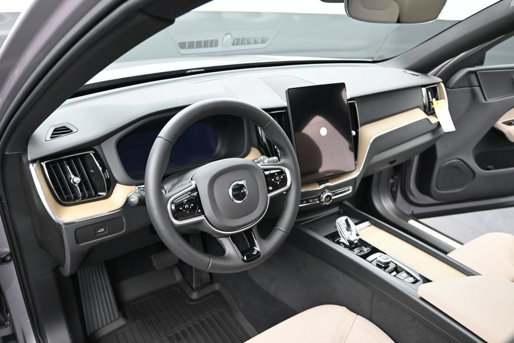 New 2026 Volvo XC60 B5 Plus w/ Climate Package PRO AWD/4WD image 11