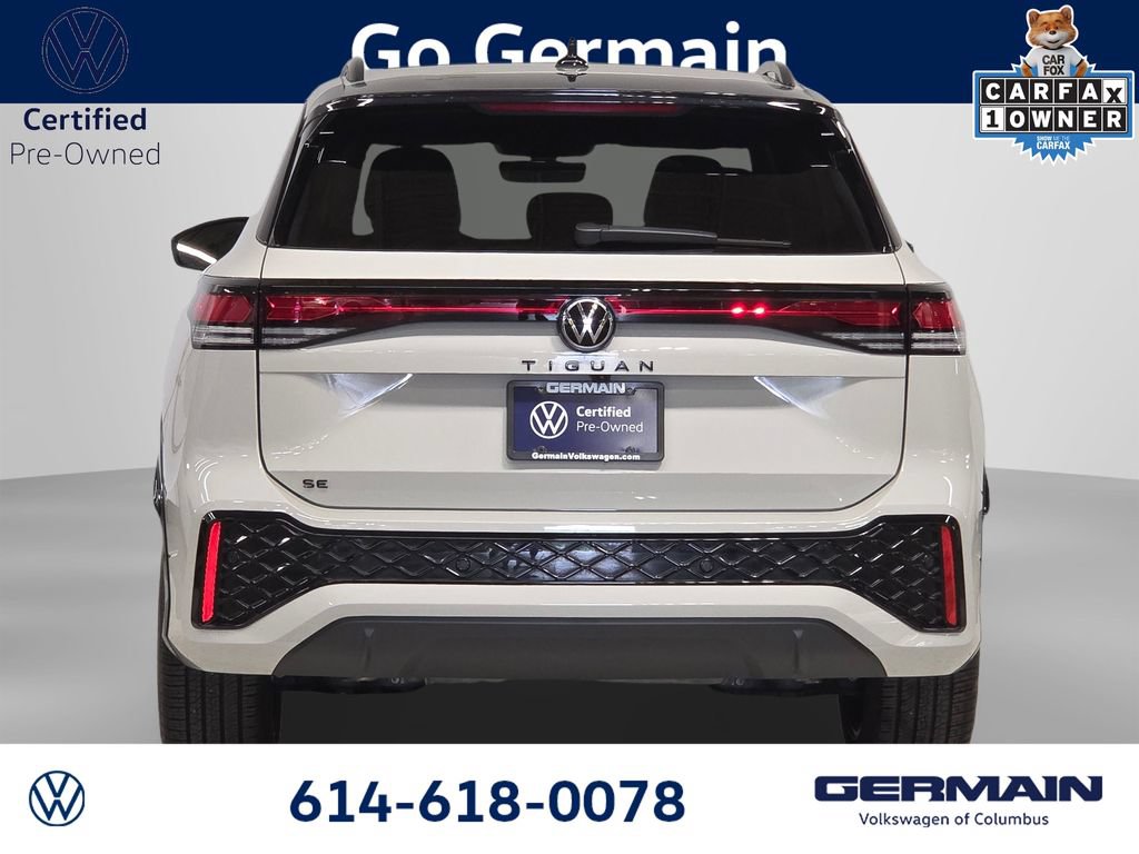 Certified 2025 Volkswagen Tiguan SE R-Line FWD image 9