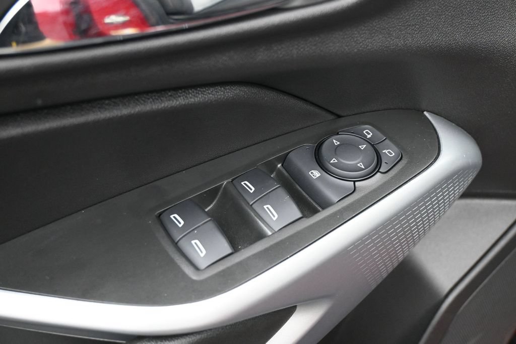 Used 2026 Chevrolet Trax RS FWD image 14