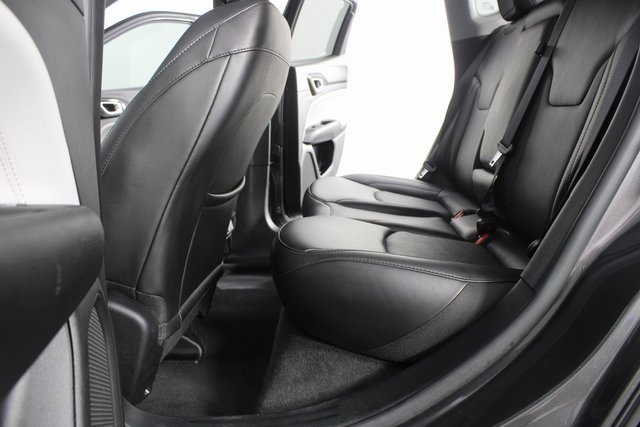 Used 2022 Jeep Compass Limited image 16