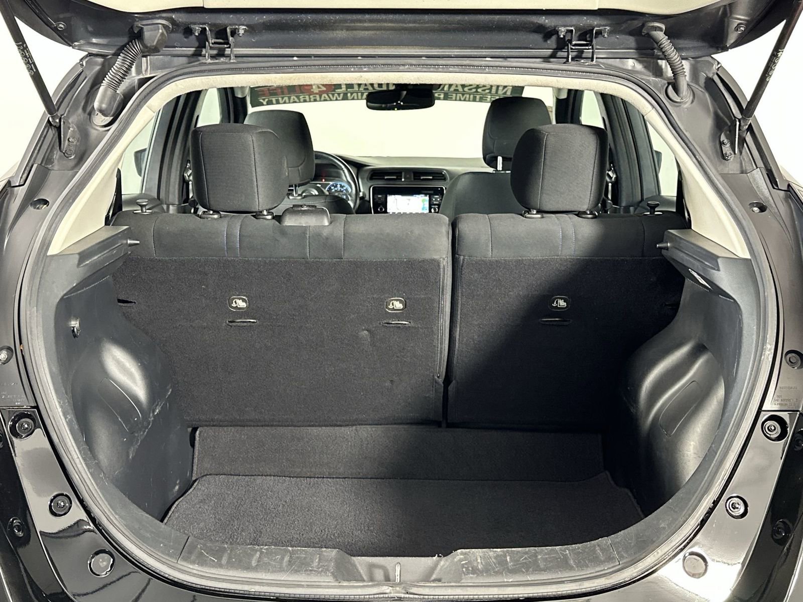 Used 2019 Nissan Leaf SV w/ SV Technology Package image 29