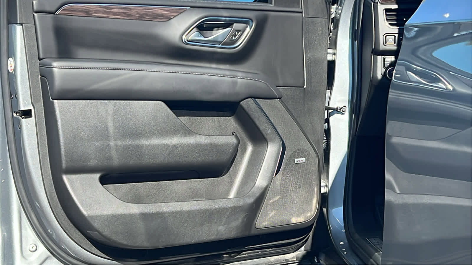 Used 2023 Chevrolet Tahoe Z71 w/ Luxury Package image 23