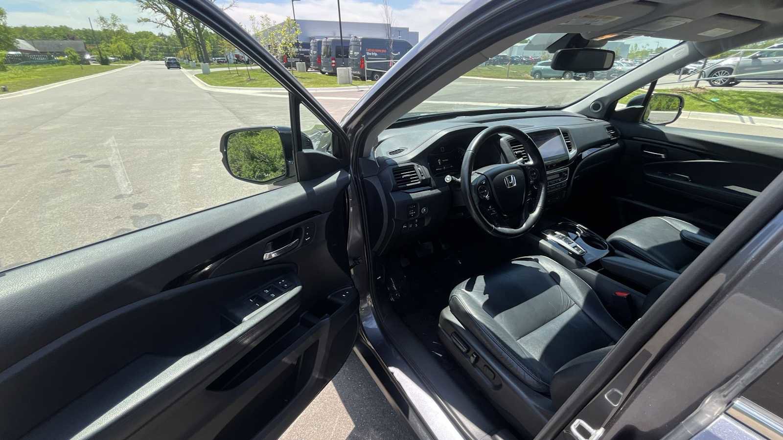 Used 2017 Honda Pilot Touring image 16
