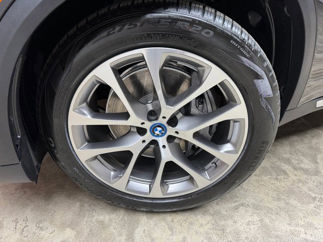 Used 2025 BMW X5 xDrive50e w/ Premium Package image 28