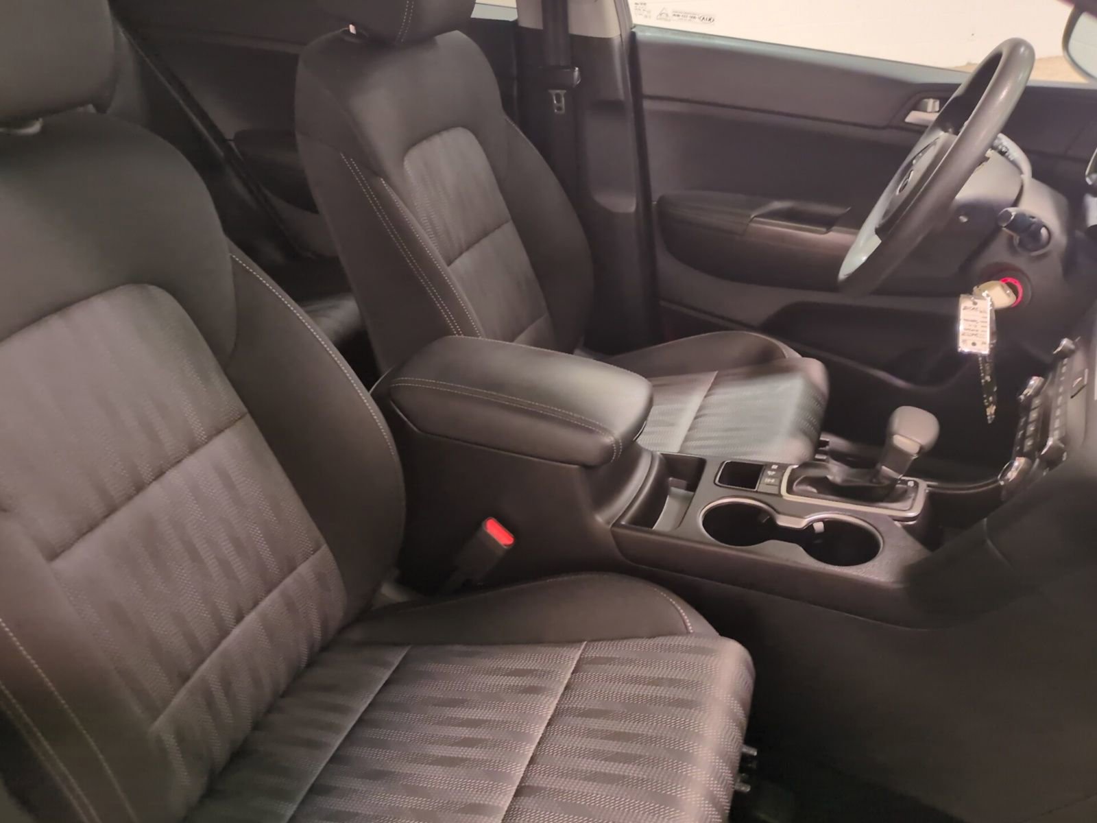 Used 2020 Kia Sportage LX image 10