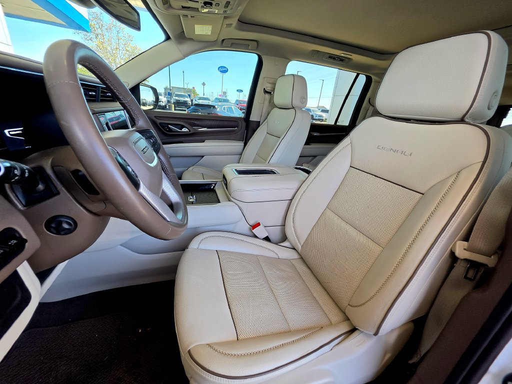 Used 2024 GMC Yukon XL Denali AWD/4WD image 22