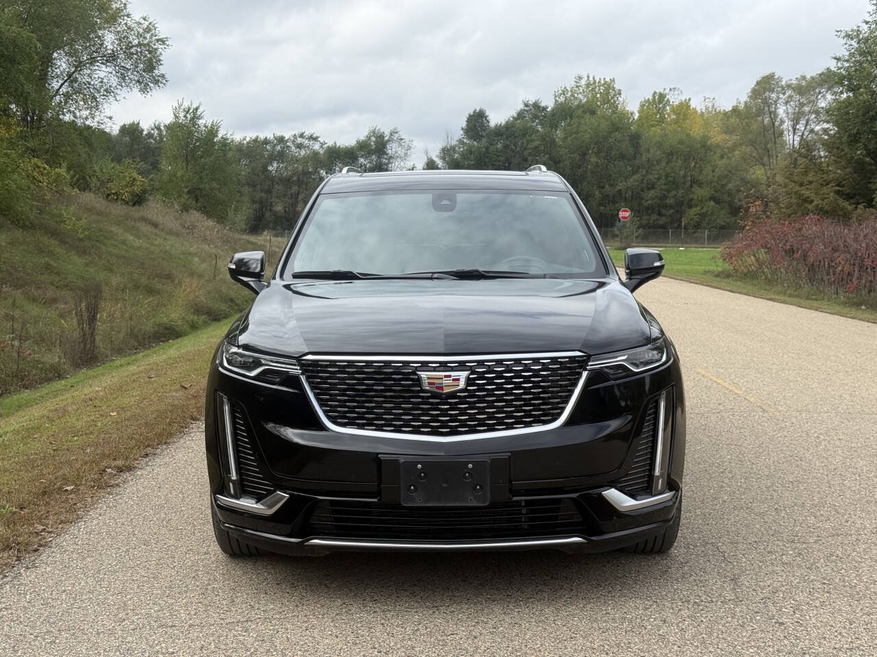 Used 2024 Cadillac XT6 Premium Luxury w/ Technology Package AWD/4WD image 3