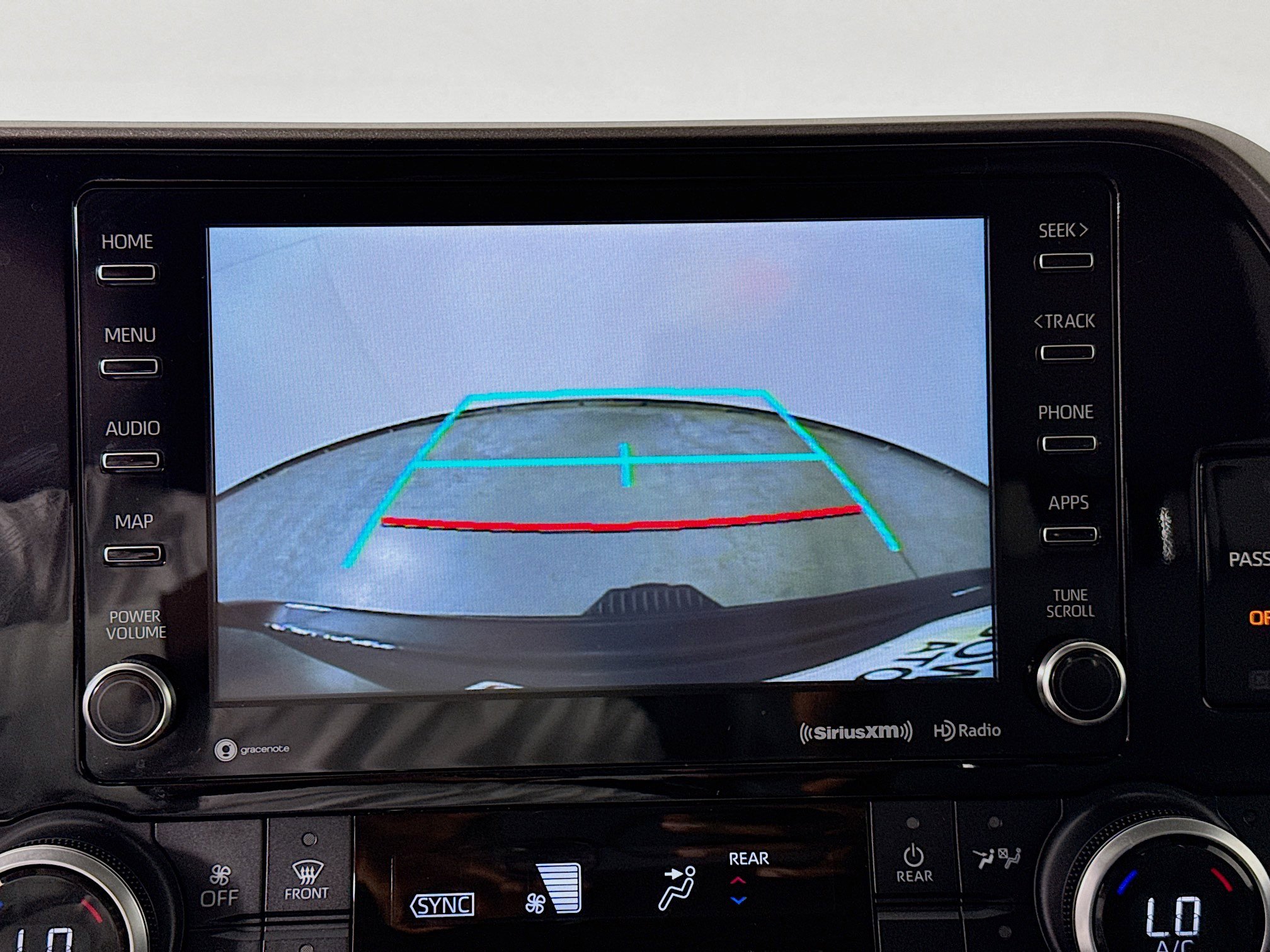 Used 2022 Toyota Highlander XLE AWD/4WD image 13