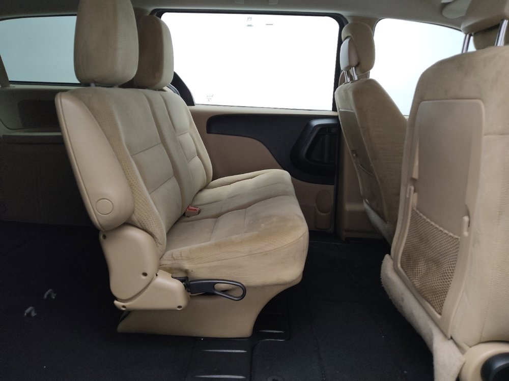 Used 2016 Dodge Grand Caravan American Value Package FWD image 19