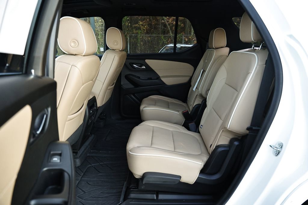 Used 2022 Chevrolet Traverse Premier image 15