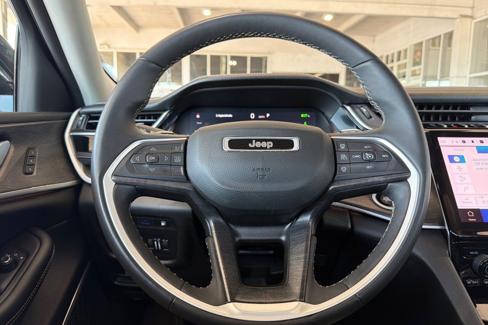 Used 2024 Jeep Grand Cherokee Limited 4xe AWD/4WD image 24